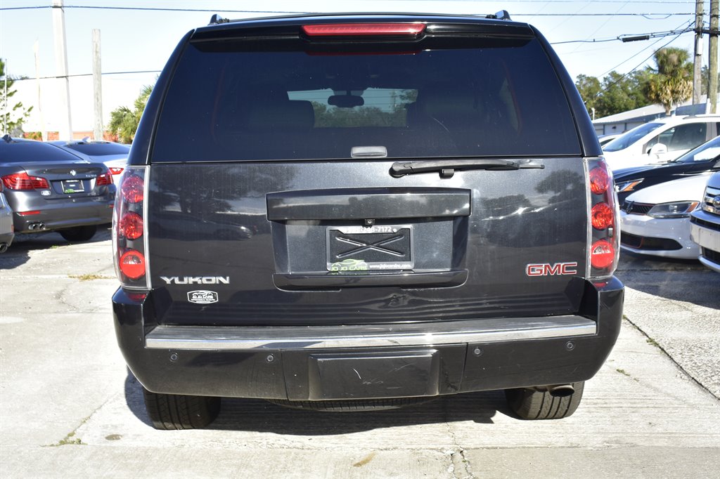 2013 GMC Yukon Denali photo 6