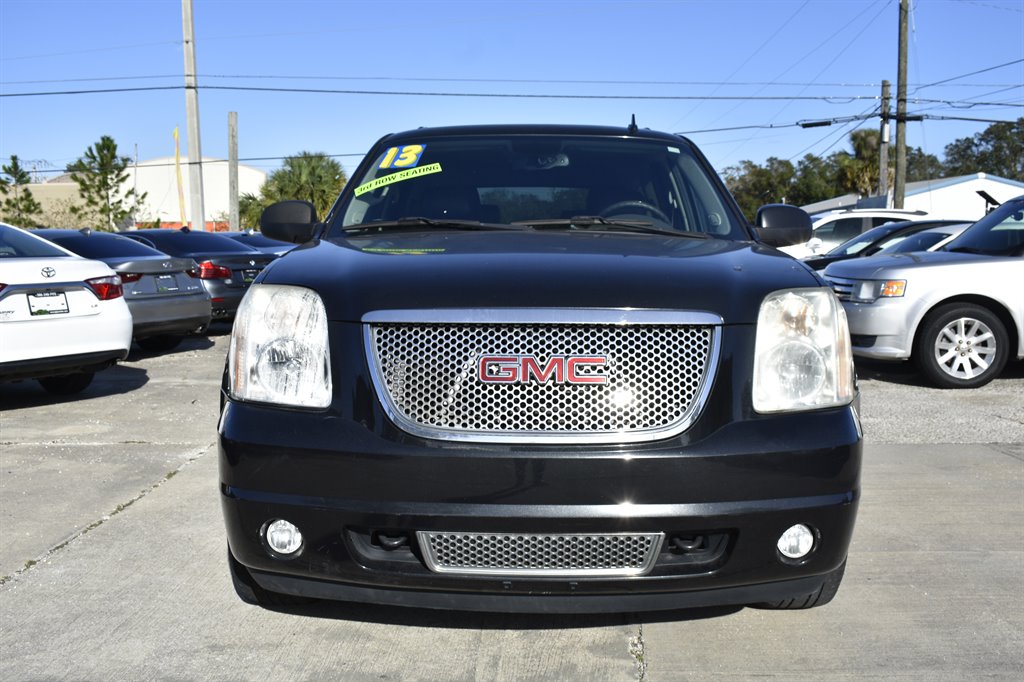 2013 GMC Yukon Denali photo 3