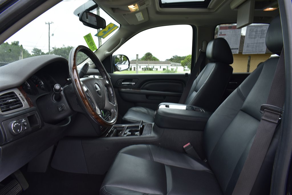 2013 GMC Yukon Denali photo 23