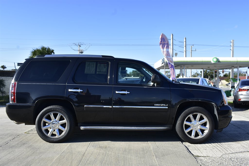 2013 GMC Yukon Denali photo 9