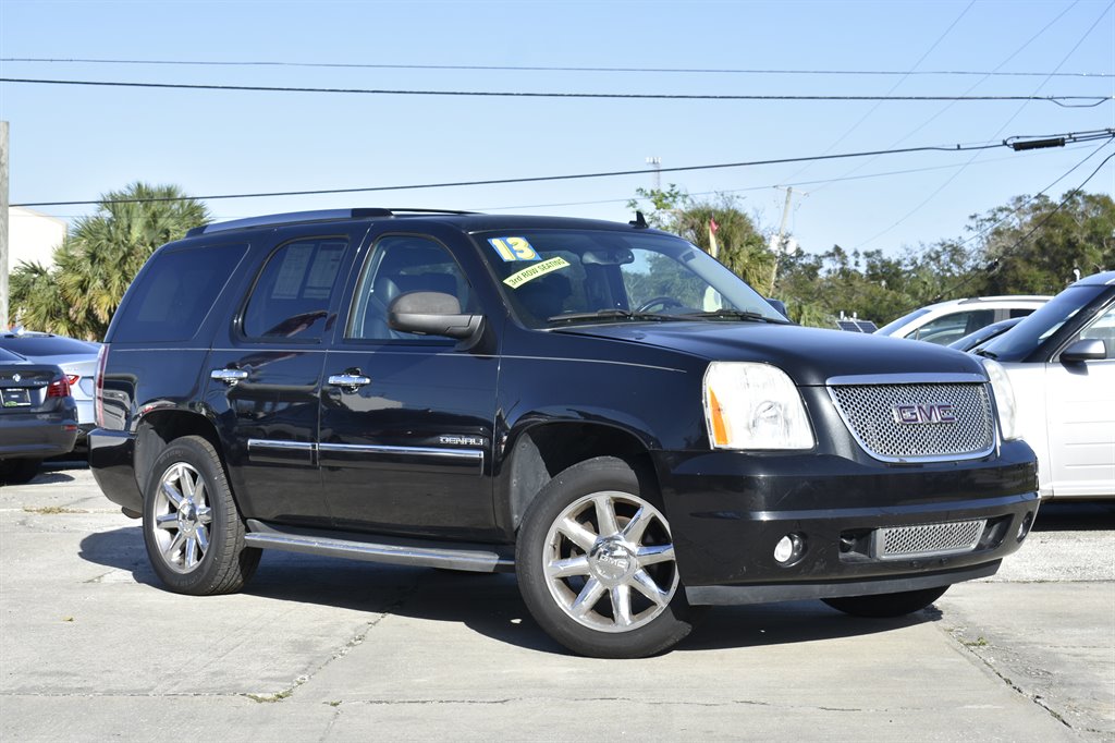 GMC Yukon's photo